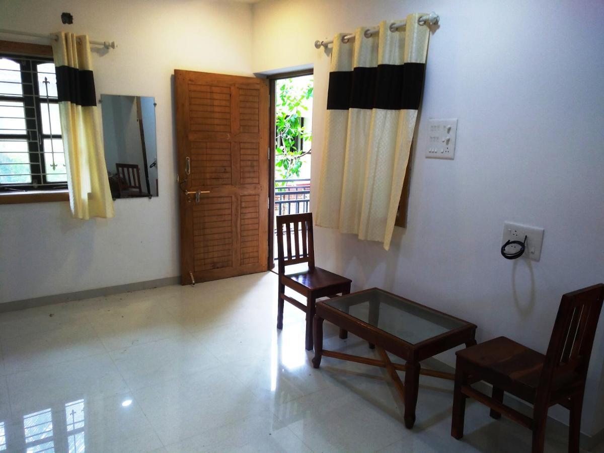 Dsk Studio Apartment, Siolim, Goa. ภายนอก รูปภาพ